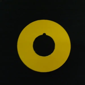 Печать на алюминии — Табличка под кнопку "Стоп" — фото