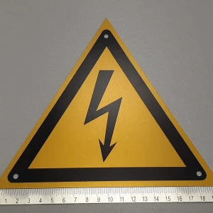 Печать на алюминии — Знак безопасности с отверстиями — фото